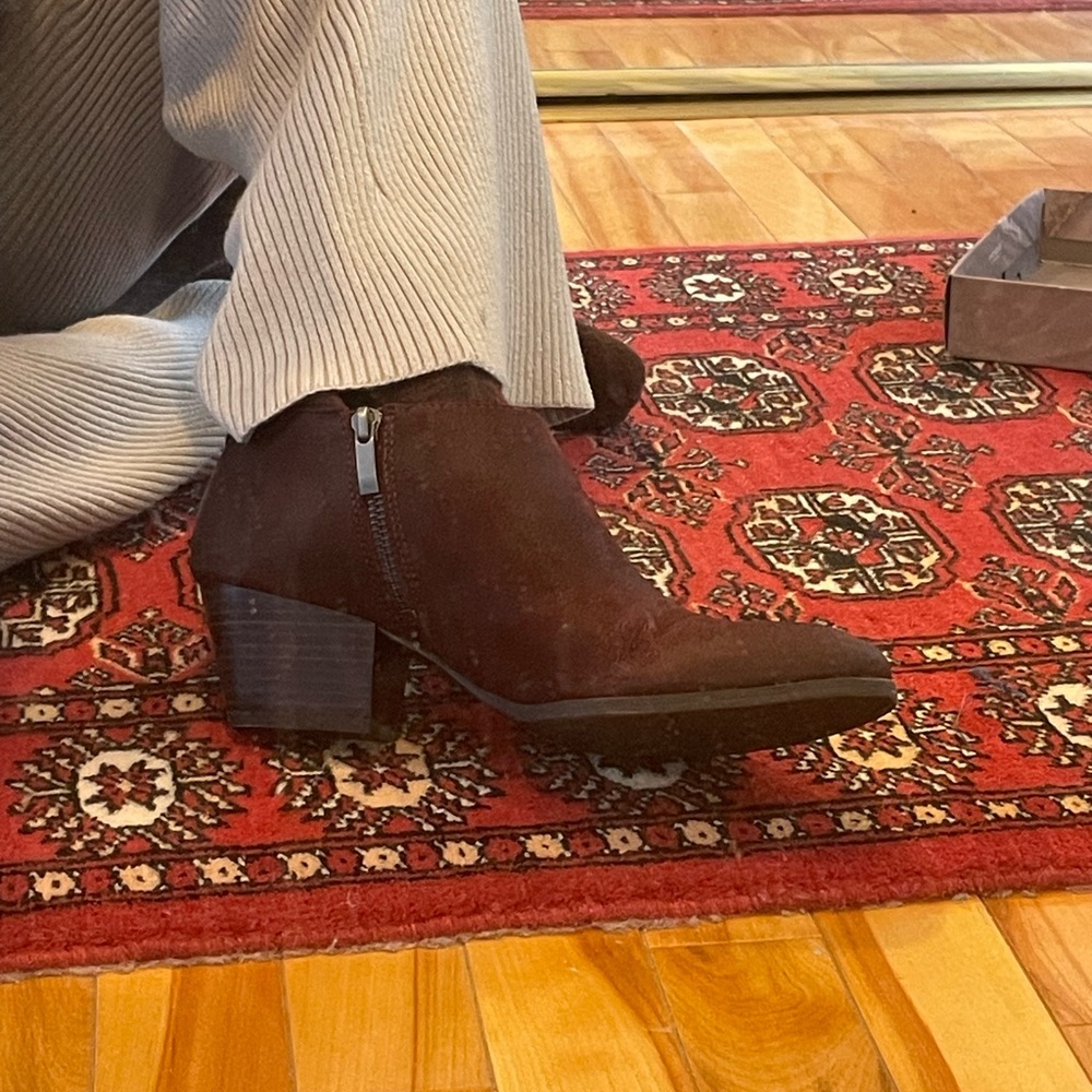 Elegant Suede Ankle Booties - Dark Brown/Burgundy